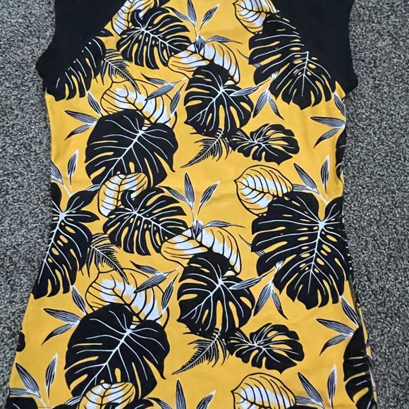 Athleta Rash Guard XS - Picture 4 of 4